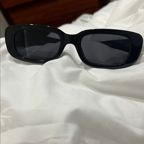 Accessories - Black slim Rectangular Sunglasses